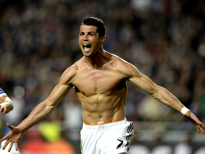 布斯克茨与阿尔巴现身迈阿密网球表演赛，为同胞阿卡助阵