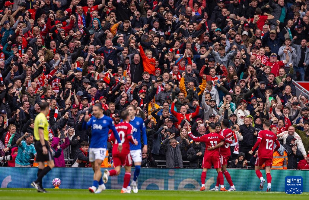 卫报：曼苏尔和芬威集团的第三大股东曾成立一家联合投资公司