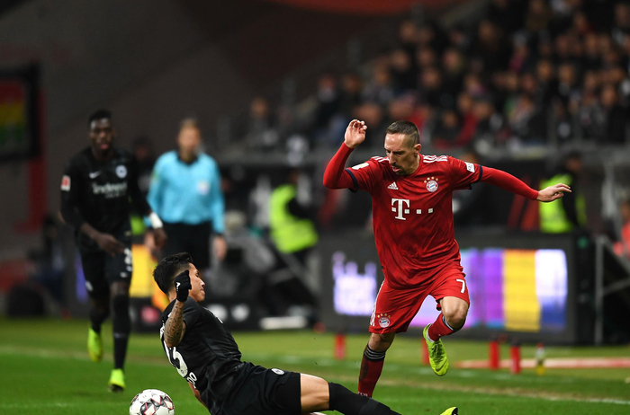 执教生涯意甲拿到1000分，斯帕莱蒂成历史第五人