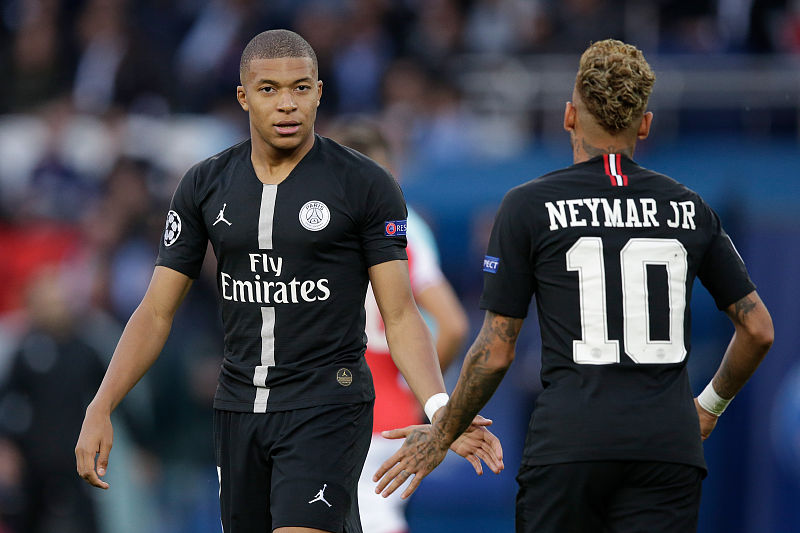 詹：现在的身体状态还不是很好；施洛特贝克整天说“废话”