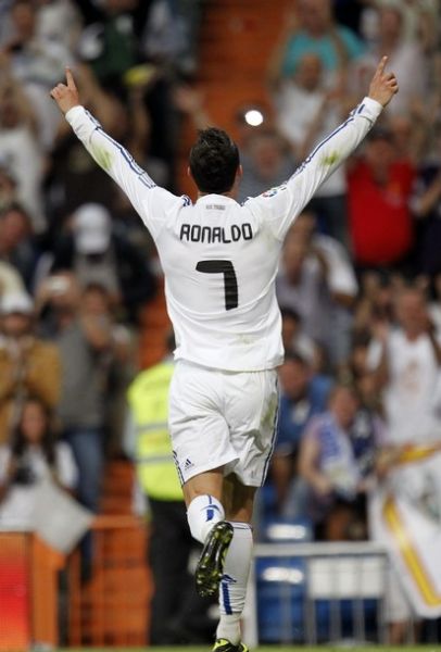 西班牙黄金一代再展实力